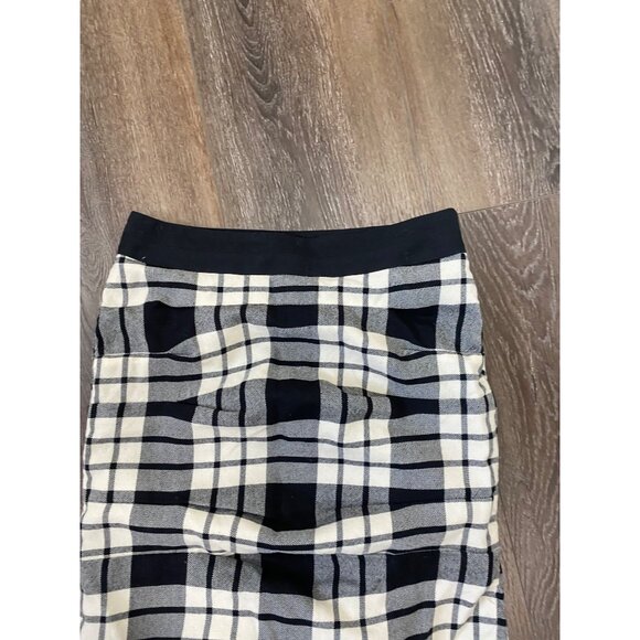 Scottish LOCHCARRON Black & White Clan Tartan Fitted Skirt Womens Size 8-10 - Picture 2 of 4